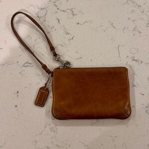 Vintage Coach Brown Leather Wristlet (4”x 6”)